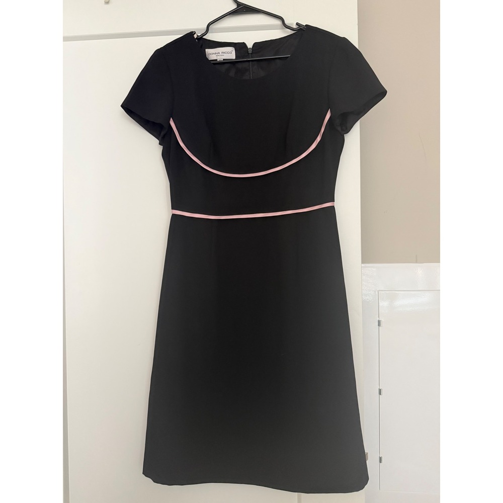 Donna Ricco New York Black Sheath Dress with Pink Piping Short Sleeve Size 10